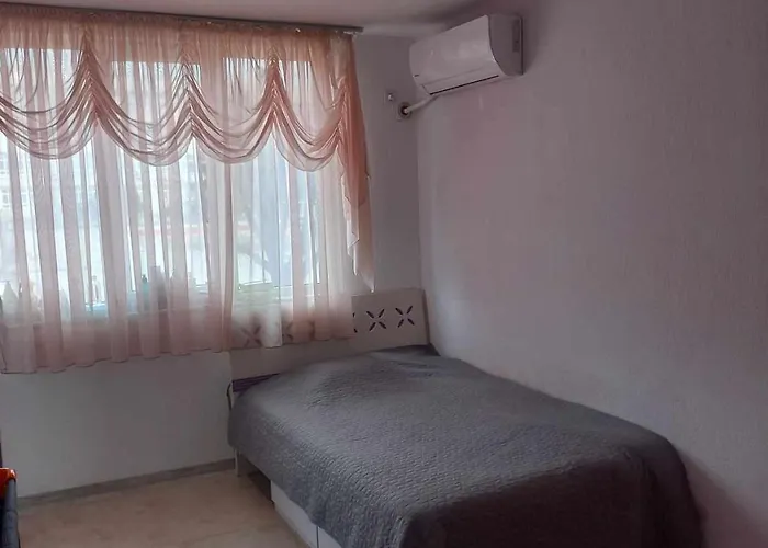 апартамент サンダンスキ